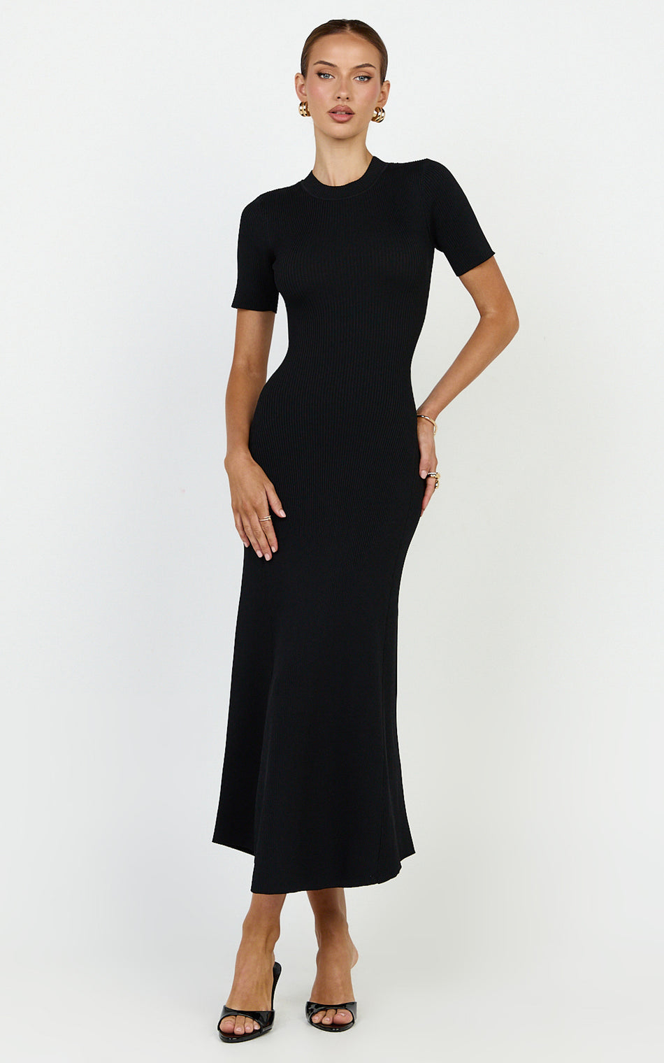 Lanie Midi Dress Knitted Crew Neck Short Sleeve Dress in Black