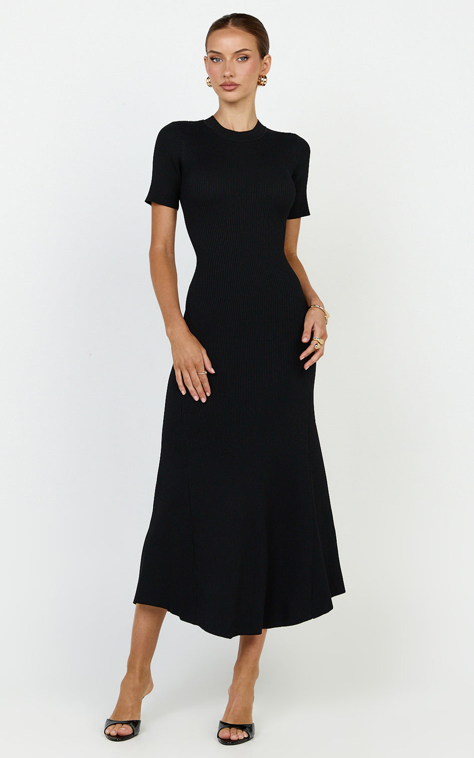 Lanie Midi Dress Knitted Crew Neck Short Sleeve Dress in Black